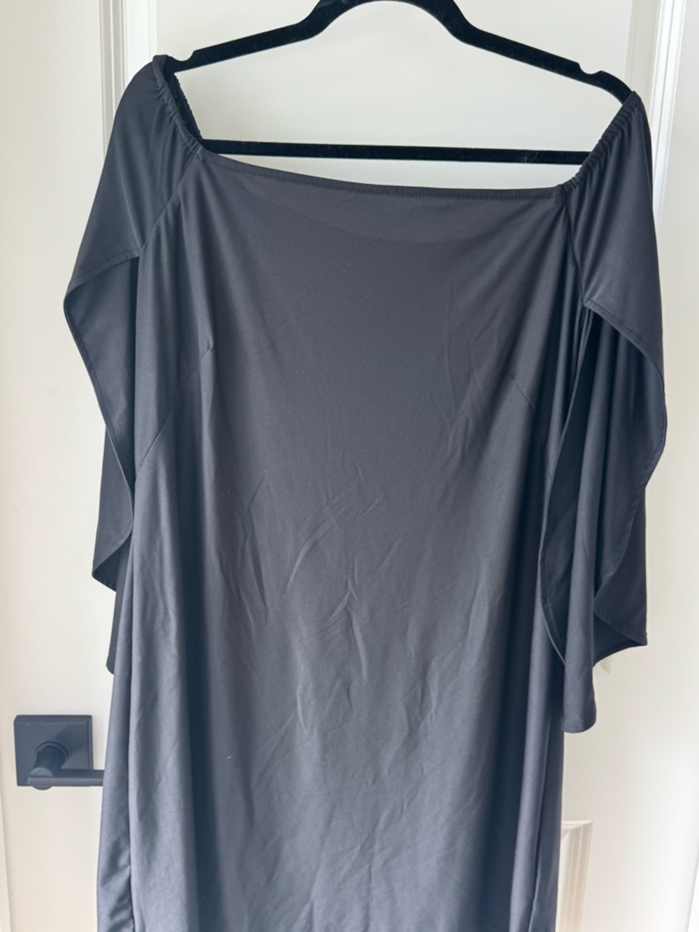 La Mer Luxe Black Off-Shoulder Mini Dress